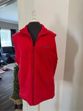 Columbia Women’s Red Fleece Vest - Cozy Layering Piece Size M